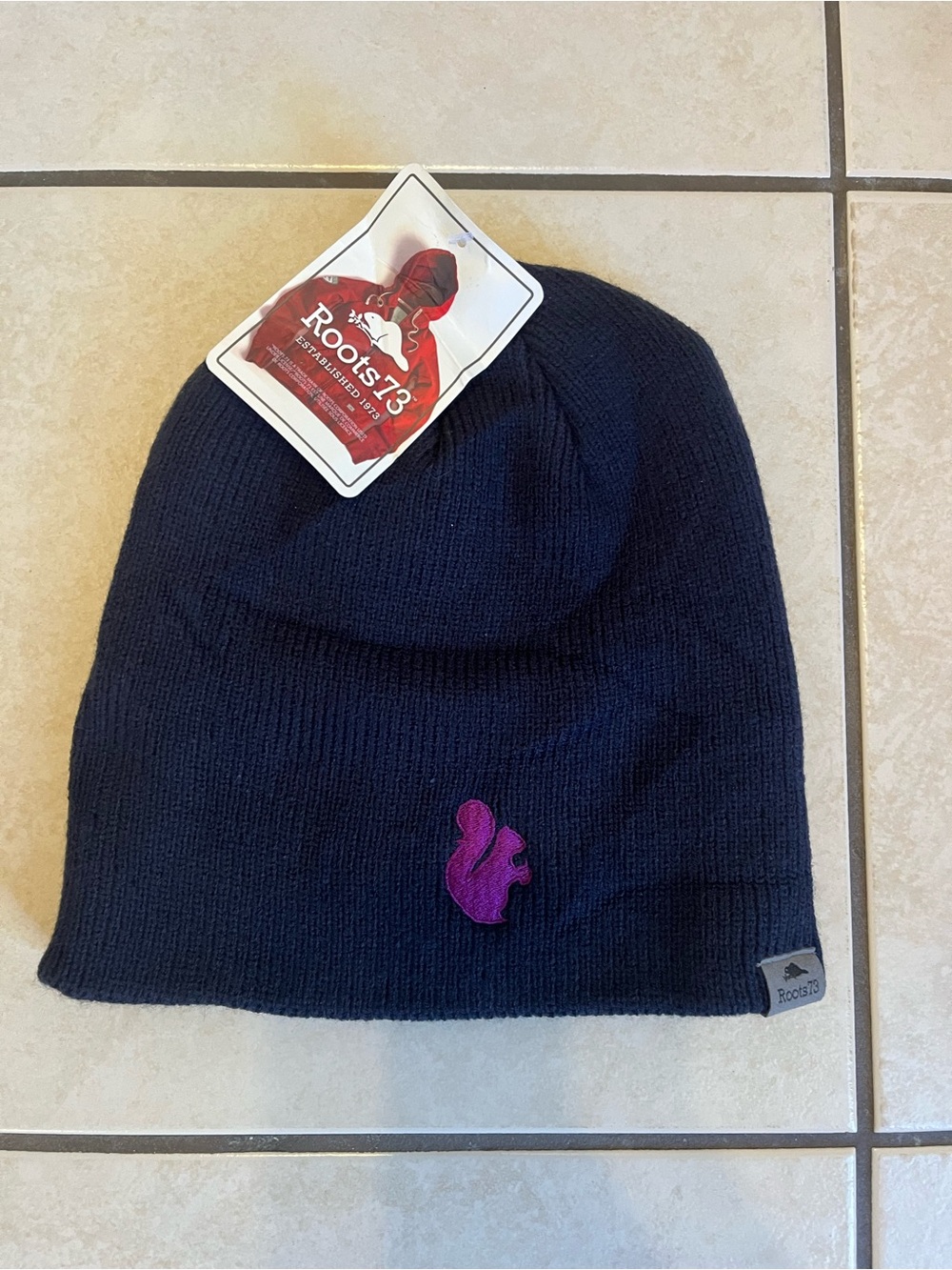 Roots navy toque o/s NWT